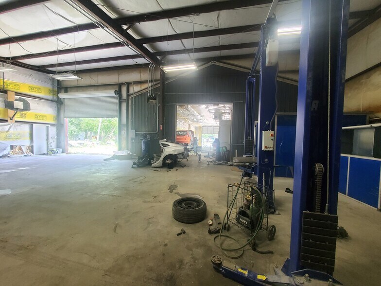 More Photos Of 1544 Jefferson Chemical Rd, Conroe Warehouse For Sale