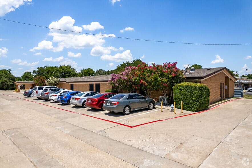 More Photos Of 2229 N Carroll Blvd, Denton Skilled Nursing Facility For Sale