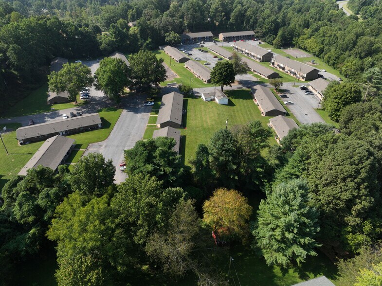 More Photos Of 100 S Kirkland Ave, Elkin Apartments For Sale