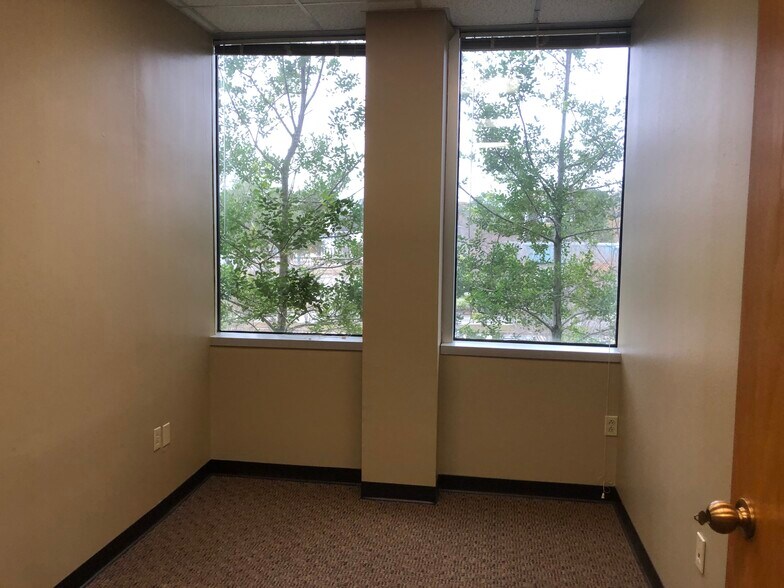 More Photos Of 3029 S Sherwood Forest Blvd, Baton Rouge Loft Creative Space For Lease