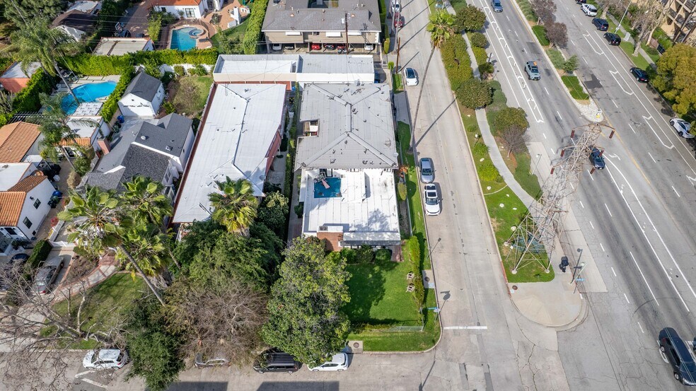 More Photos Of 11001 Hortense St, West Toluca Lake Apartments For Sale