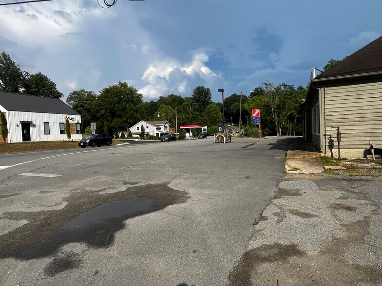More Photos Of 4293 Ivy Rd, Charlottesville Convenience Store For Sale