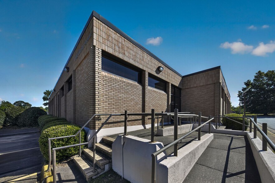 More Photos Of 1942 North Ave, Columbus Medical For Lease