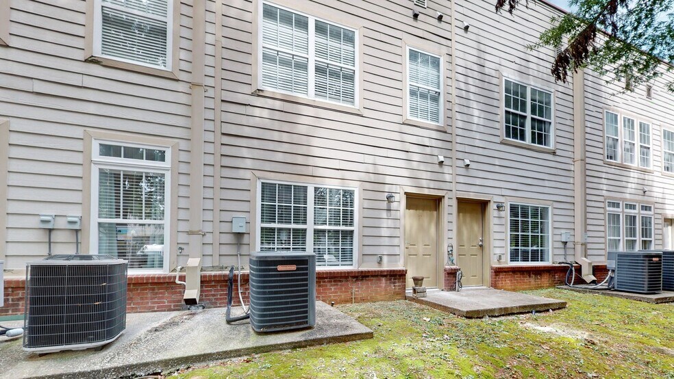 More Photos Of 239 Veterans Pky, Murfreesboro Office For Sale