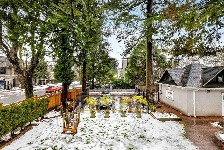 More Photos Of 4355 Granville St, Vancouver Schools For Sale