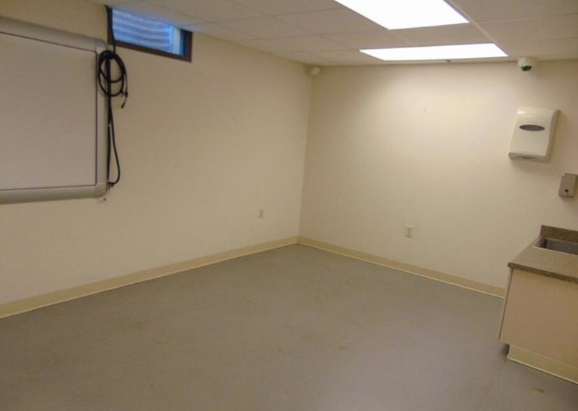 More Photos Of 323 Breakneck Rd, Connellsville Office For Sale