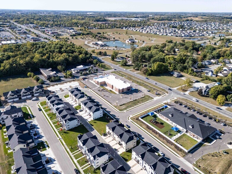 More Photos Of 17576 Alba Ln, Westfield Storefront For Lease