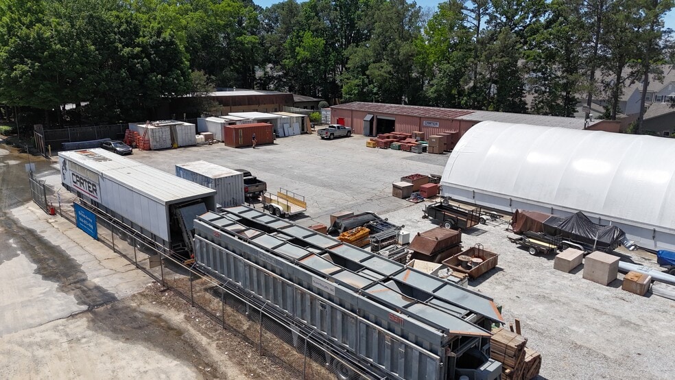 More Photos Of 1863 Parker Ct, Stone Mountain Warehouse For Lease