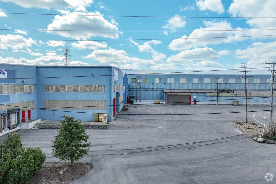 More Photos Of 2301 Duss Ave, Ambridge Warehouse For Lease