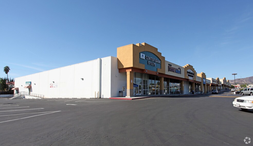 More Photos Of 10141-10231 Reseda Blvd, Northridge Unknown For Lease