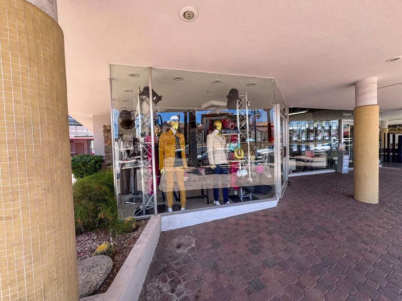 More Photos Of 100-139 S Palm Canyon Dr, Palm Springs Storefront Retail Office For Lease