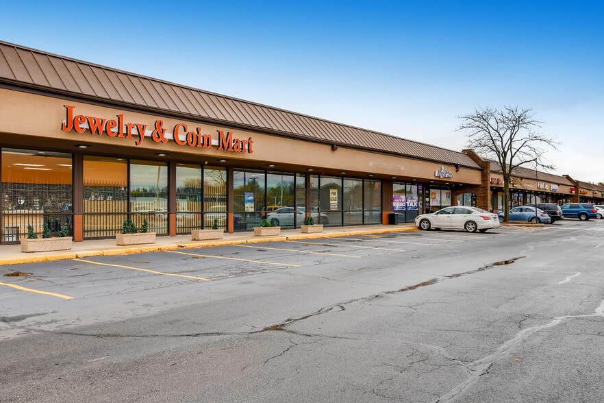 More Photos Of 1049-1093 N Salem Dr, Schaumburg Unknown For Lease