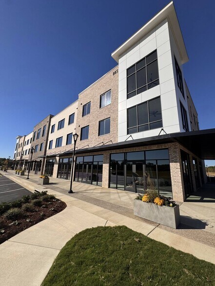 More Photos Of 885 Tunica Trails, Nesbit Apartments For Lease