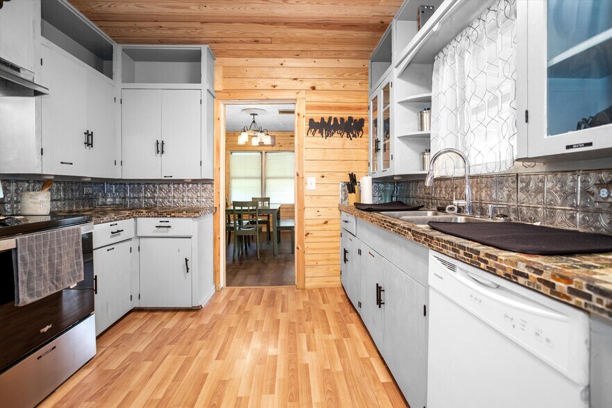 More Photos Of 2508 US-69, Lufkin Lodge Meeting Hall For Sale