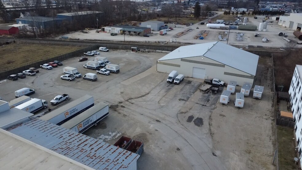 More Photos Of 3610 Shelby St, Indianapolis Manufacturing For Lease