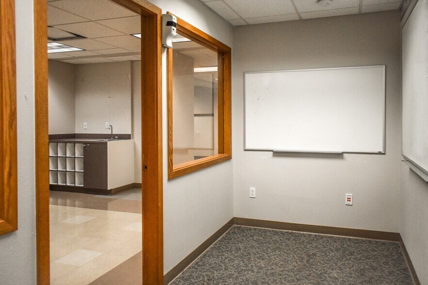 More Photos Of 1110 N Center Pky, Kennewick Office For Lease