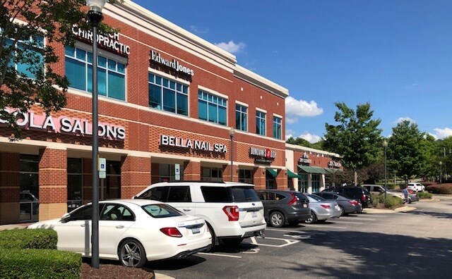 More Photos Of 800 W Williams St, Apex Unknown For Lease