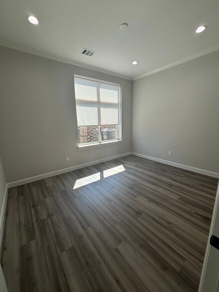 More Photos Of 1630 W Prosper Trl, Prosper Unknown For Lease