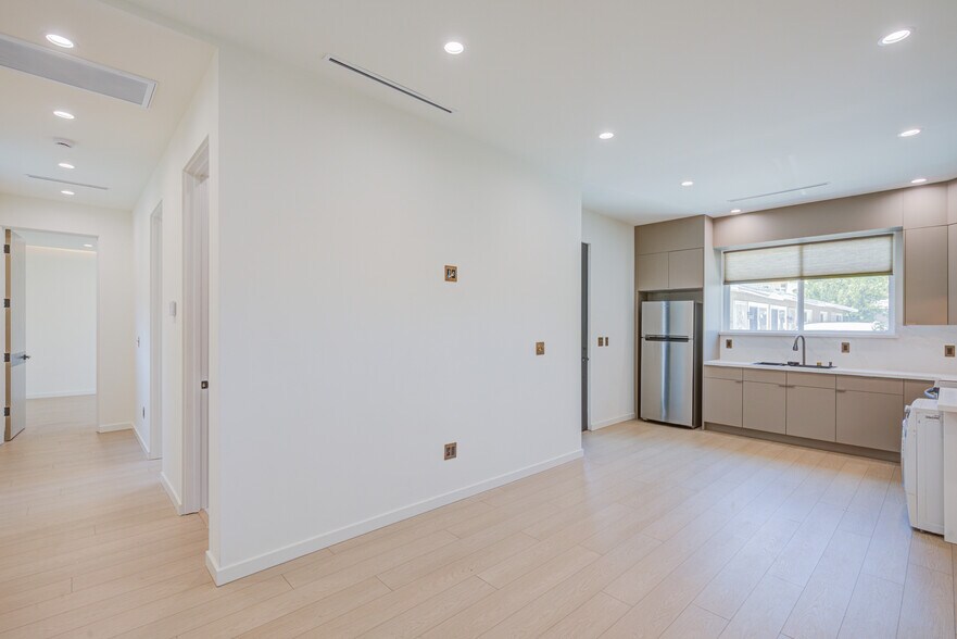 More Photos Of 11334 Oxnard St, North Hollywood Apartments For Sale