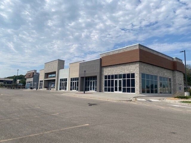 More Photos Of 1620 Broadway Ave S, Rochester Restaurant For Lease