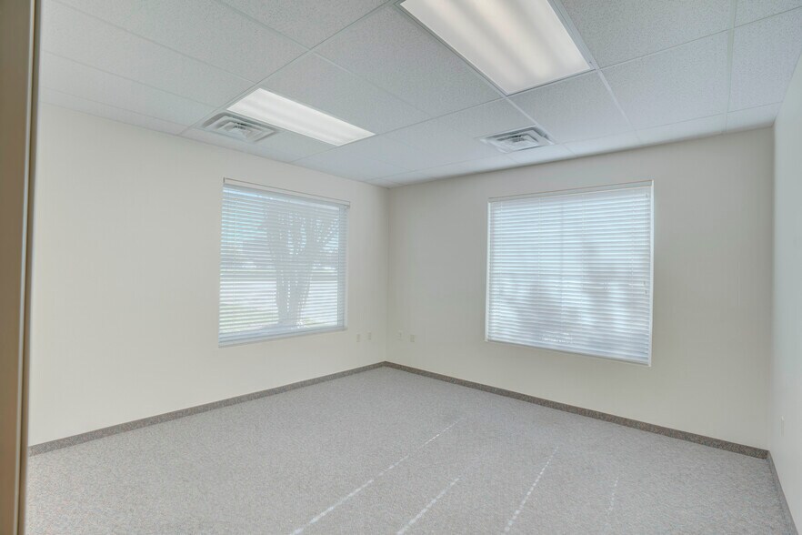 More Photos Of 2099 N Collins Blvd, Richardson Office For Lease