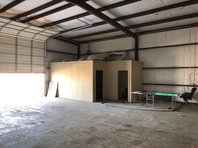 More Photos Of 463 Blackbird Dr, Pecos Industrial For Lease