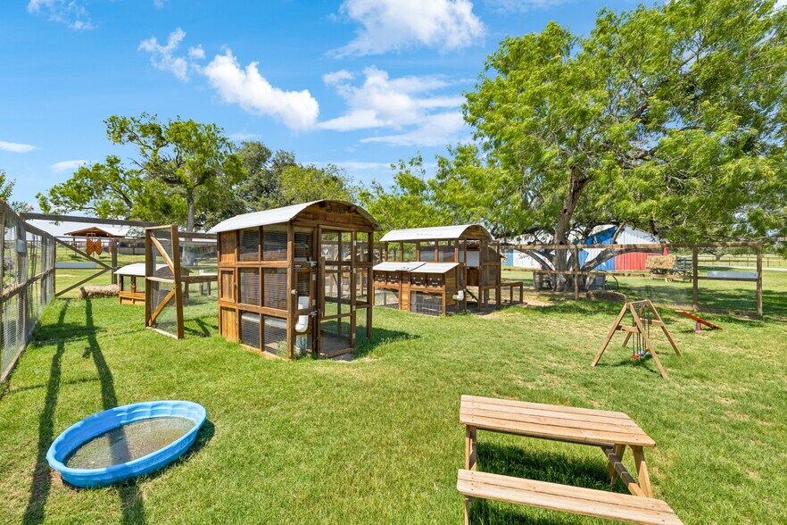 More Photos Of 995 W Gates Valley Rd, Poteet Land For Sale