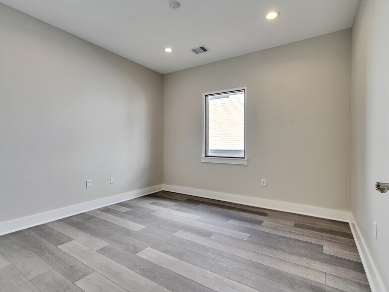 More Photos Of 2721 Sunrise Meadow Dr, Pearland Medical For Sale