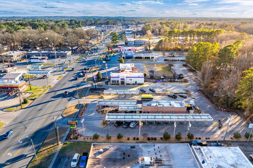 More Photos Of 8108 Geyer Springs Rd, Little Rock Freestanding For Sale