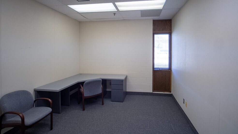 More Photos Of 901 Home St, Rushford Manufacturing For Sale