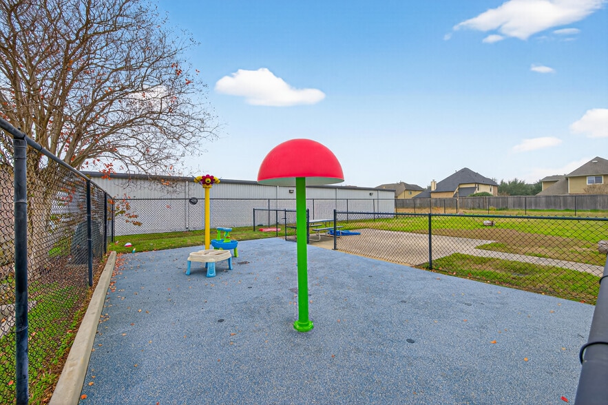More Photos Of 8525 Queenston Blvd, Houston Freestanding For Sale