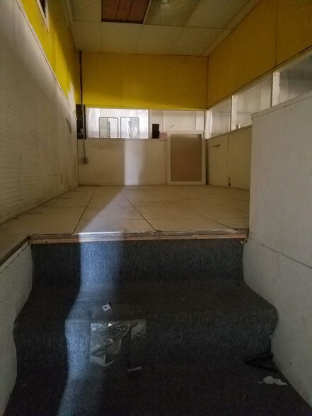 More Photos Of 13643-13649 Rosecrans Ave, Santa Fe Springs Warehouse For Lease