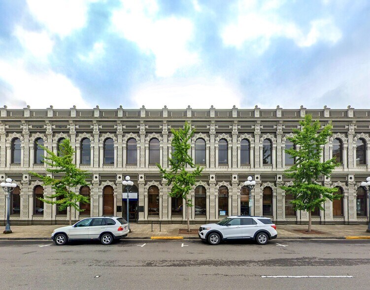 More Photos Of 302 State St, Salem Bank For Lease