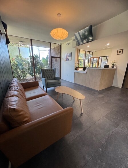 More Photos Of 814 W Foothill Blvd, Monrovia Medical For Sale