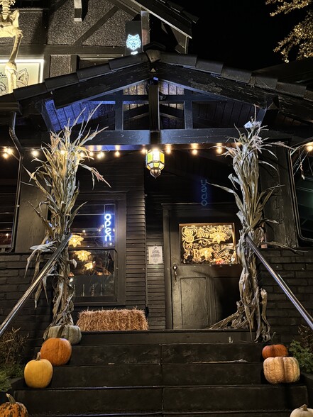 More Photos Of 2014 Main St, Vancouver General Retail For Sale