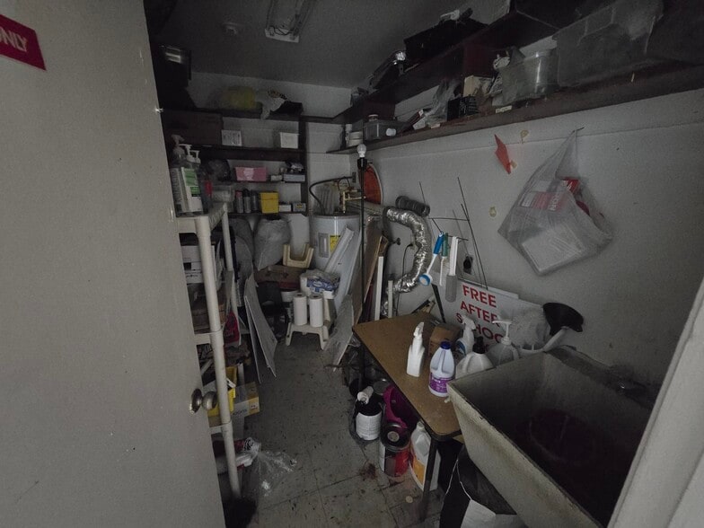 More Photos Of 8810 W Norfolk St, Tampa Schools For Sale