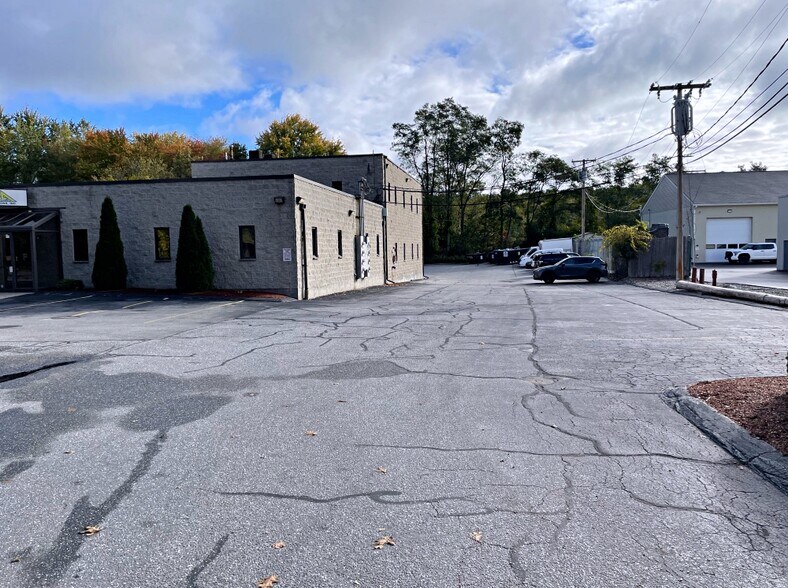 More Photos Of 323 Andover St, Wilmington Research And Development For Lease