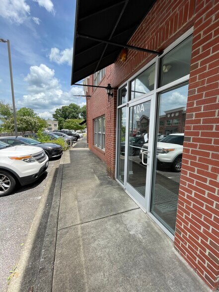 More Photos Of 955 W Wade Hampton Blvd, Greer Office For Lease