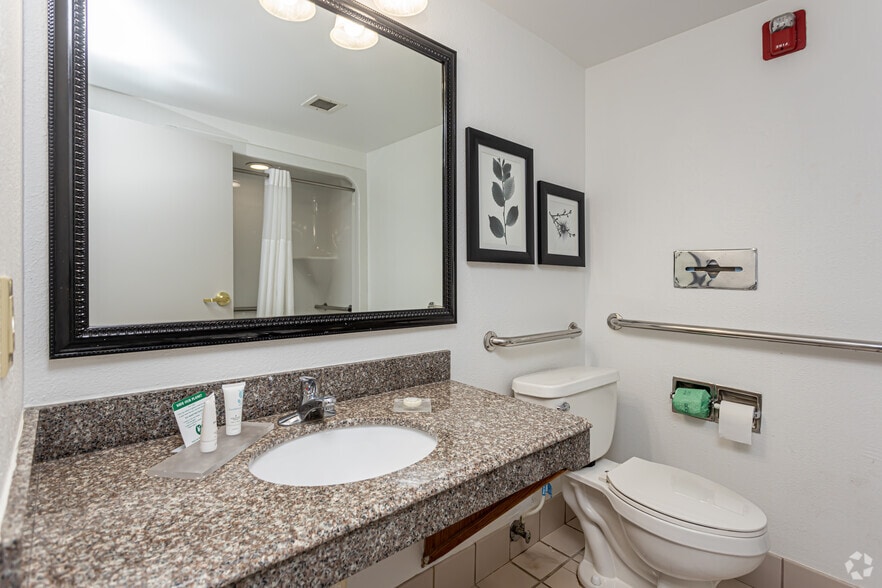 More Photos Of 13900 Wilfred Seymour Rd, Ocean Springs Hotel For Sale