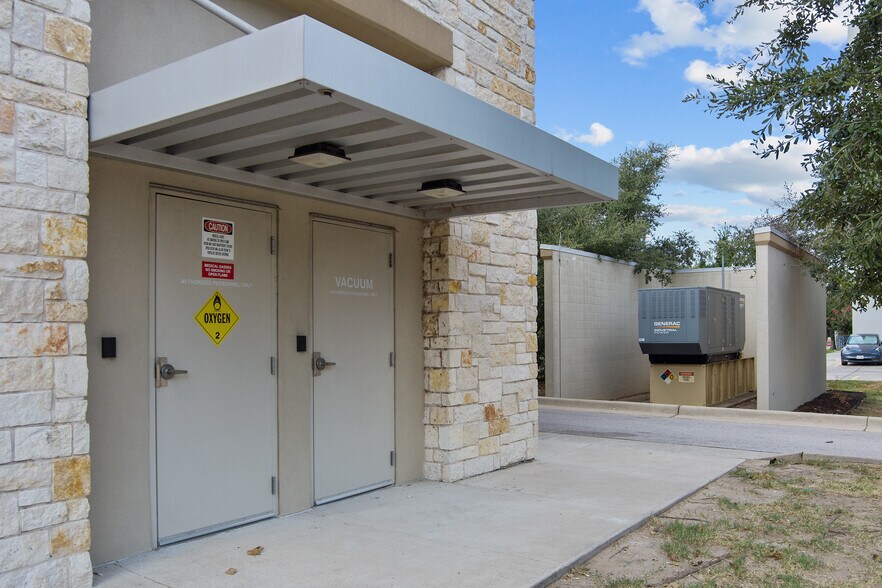 More Photos Of 14016 N Highway 183, Austin Medical For Lease
