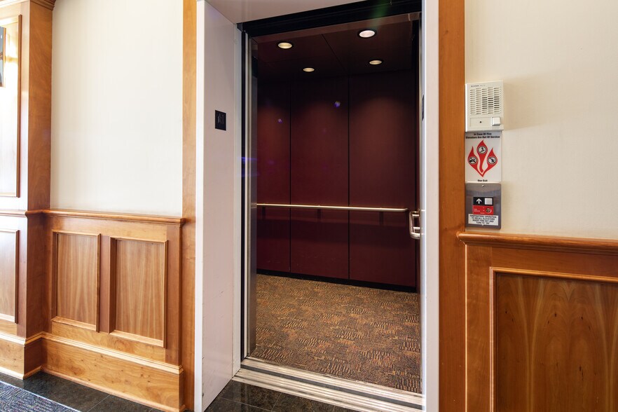 More Photos Of 16821 SE McGillivray Blvd, Vancouver Office For Sale