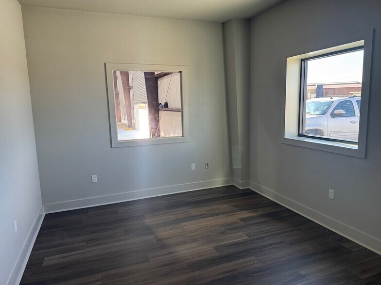 More Photos Of 8490 Industrial Pky, Beaumont Industrial For Lease