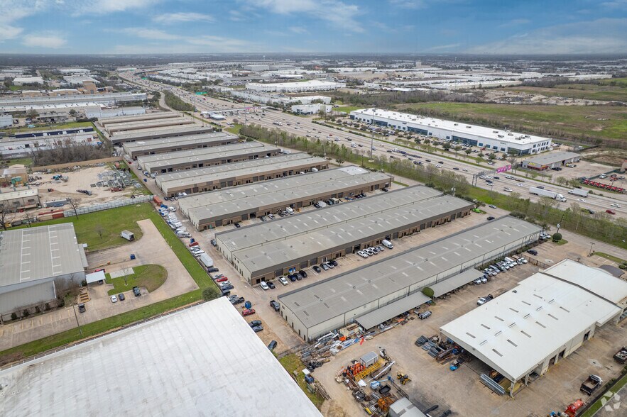 More Photos Of 5829 W Sam Houston Pky N, Houston Unknown For Lease