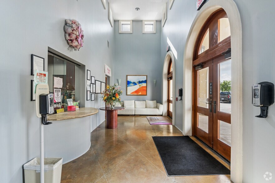 More Photos Of 17030 Red Oak Dr, Houston Medical For Sale