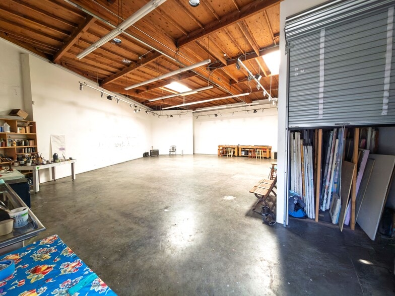 More Photos Of 2860 Glenview Ave, Los Angeles Warehouse For Sale