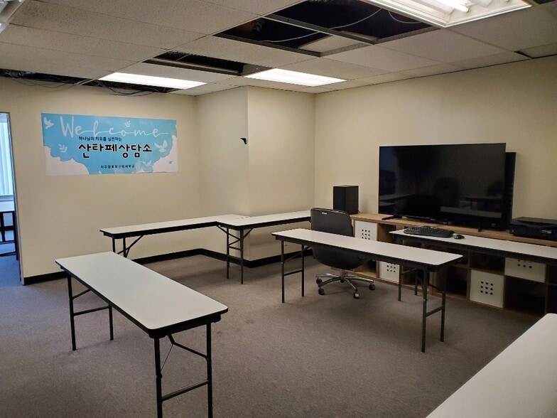 More Photos Of 13353 Alondra Blvd, Santa Fe Springs Office For Lease