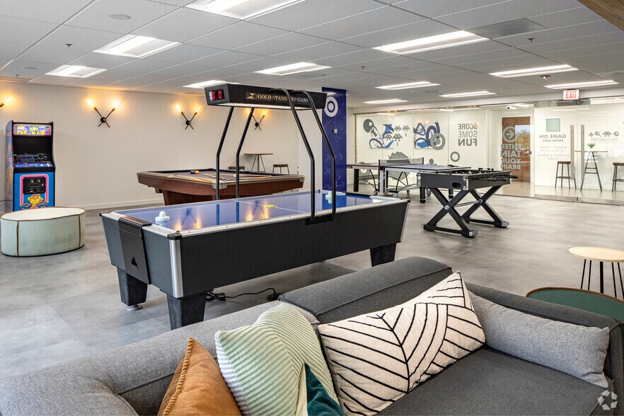 More Photos Of 13873 Park Center Rd, Herndon Office For Lease