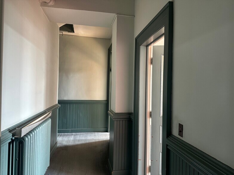 More Photos Of 49 E Main St, Amsterdam Office For Sale