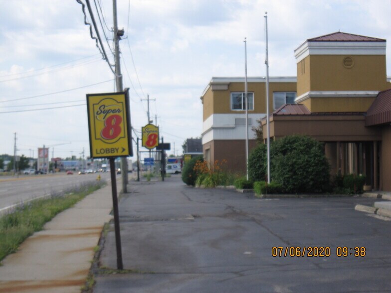 More Photos Of 7200 Transit Rd, Williamsville Hotel For Sale