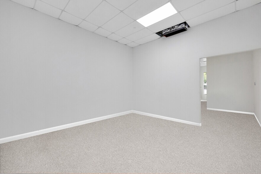 More Photos Of 1080 New York Ave, Huntington Station Apartments For Lease